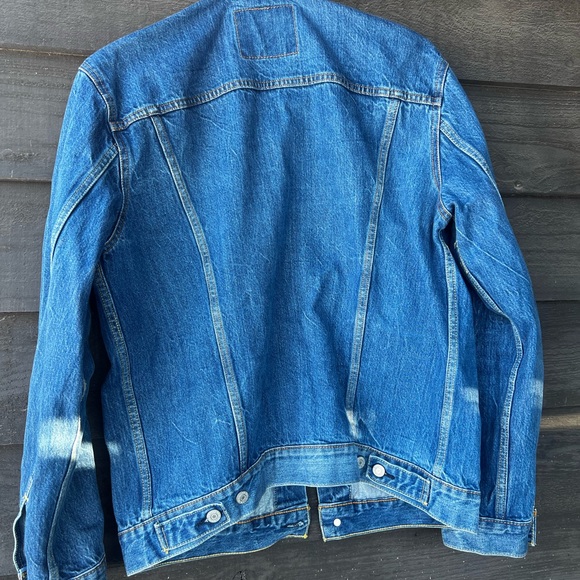 CLEAN Levis size Large Denim Trucker Jacket Blue Jeans - Picture 3 of 4